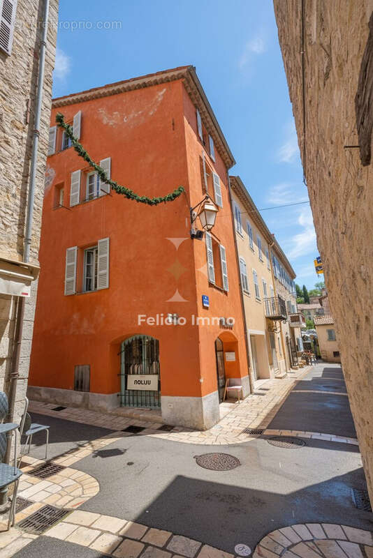 Façade - Appartement à VALBONNE