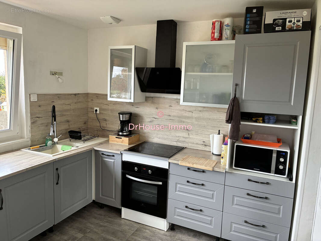 Maison à FONTAINE-LA-GUYON