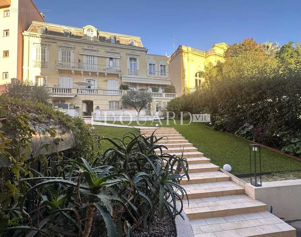 Appartement à MENTON