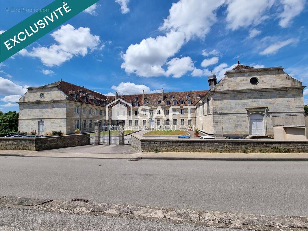 Photo 1 - Appartement à ECOLE-VALENTIN