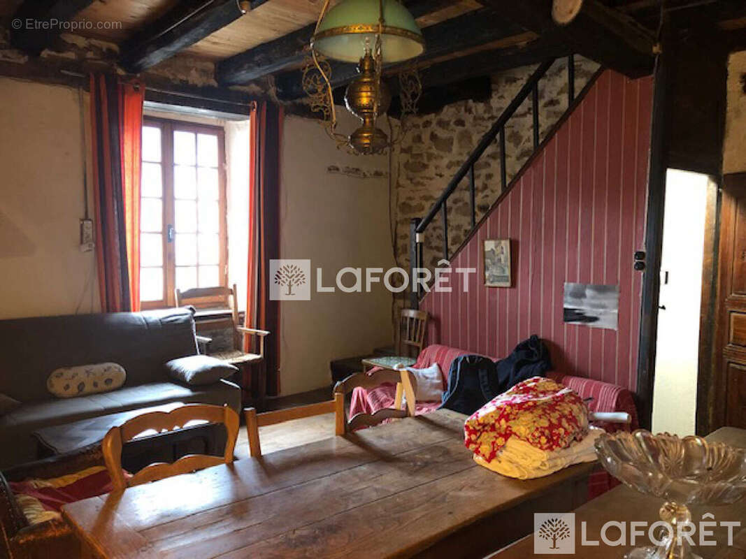 Maison à CHAUDES-AIGUES