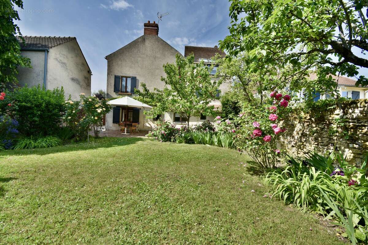 Maison à ISSOU
