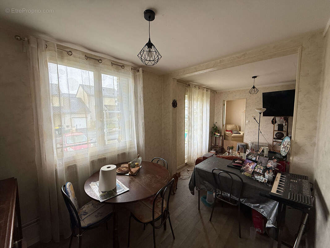 Appartement à VIVIER-AU-COURT