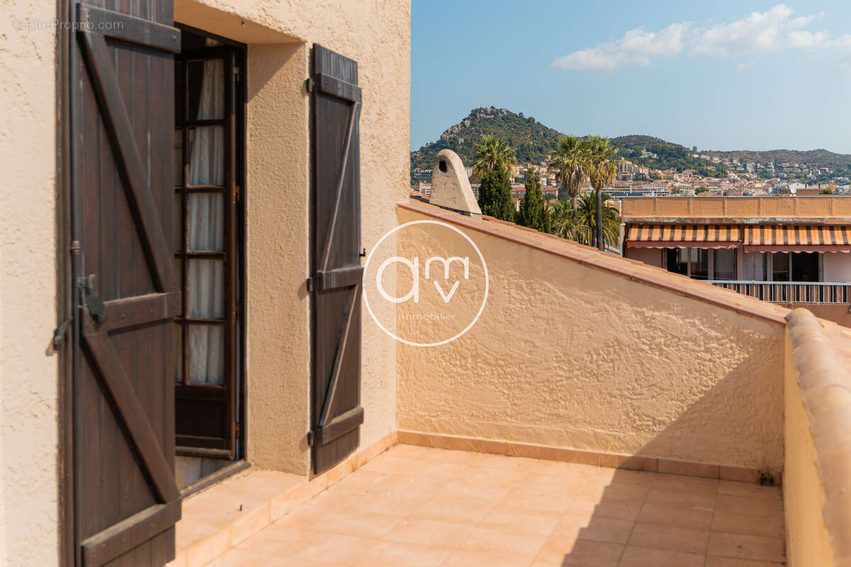 Hyeres gare - appartement t3 duplex 80m2 - dernier etage - stationnement - photo 16