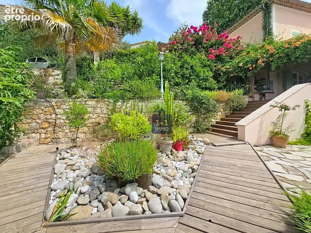 Maison 214 m² à Montauroux  - photo 4