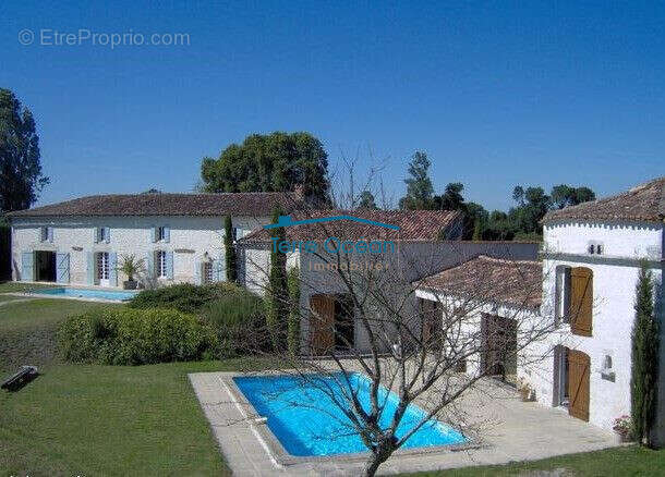 Maison à CORME-ECLUSE