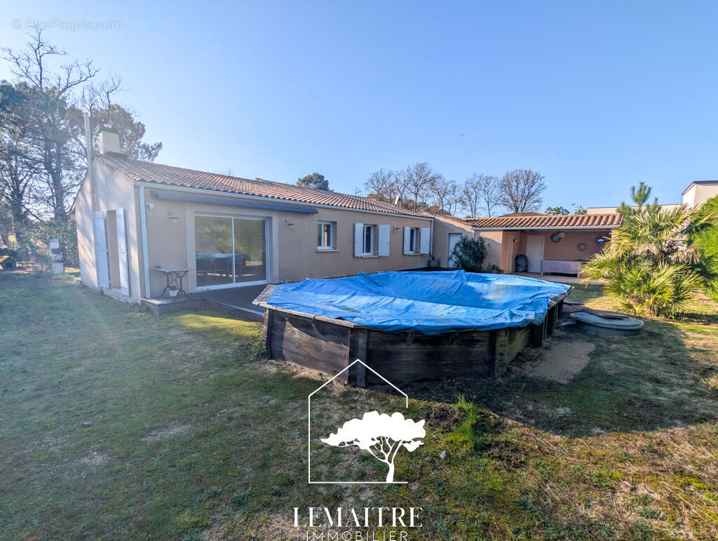 Maison à LES MATHES