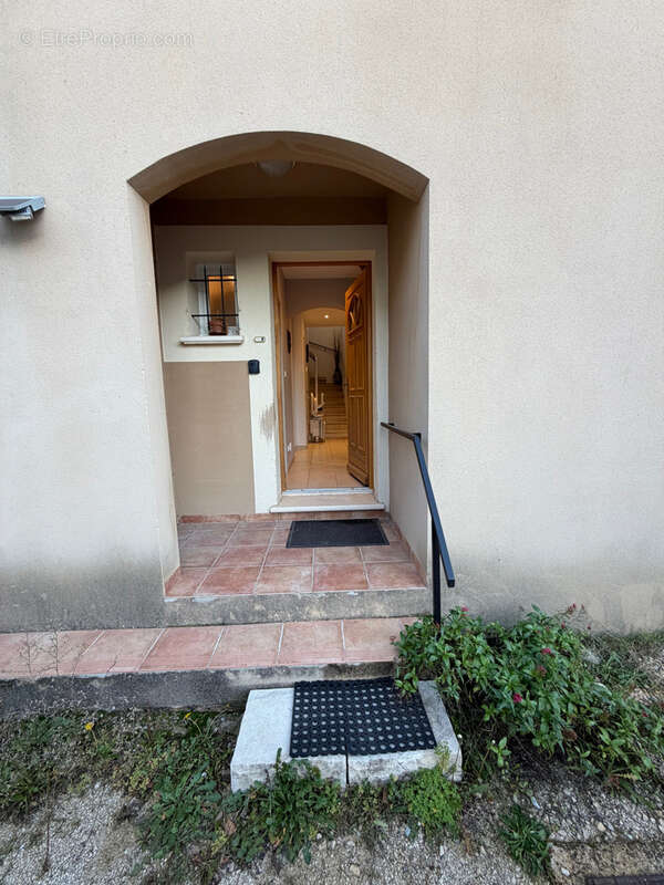 Maison à JONQUIERES