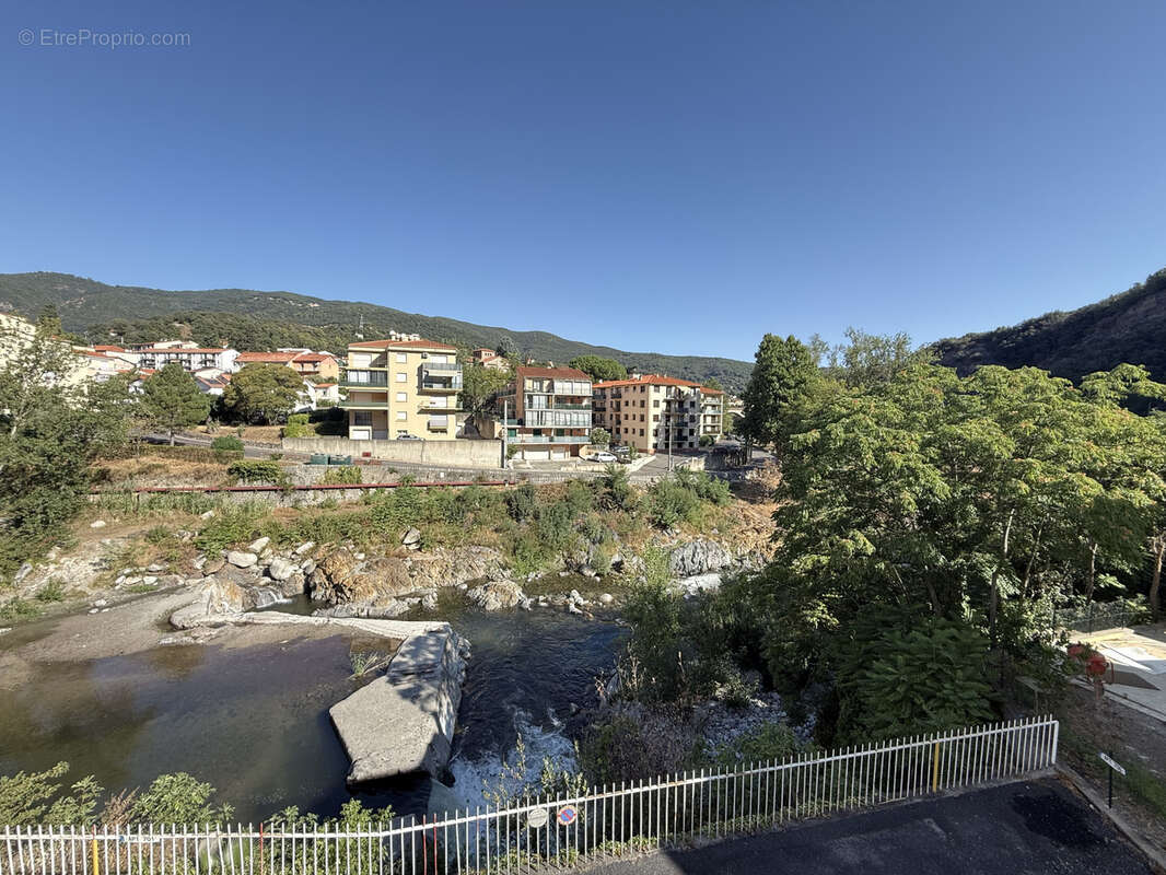 T4 3 faces avec balcon, garage, parkings et 2 caves   Beau potentiel - photo 2