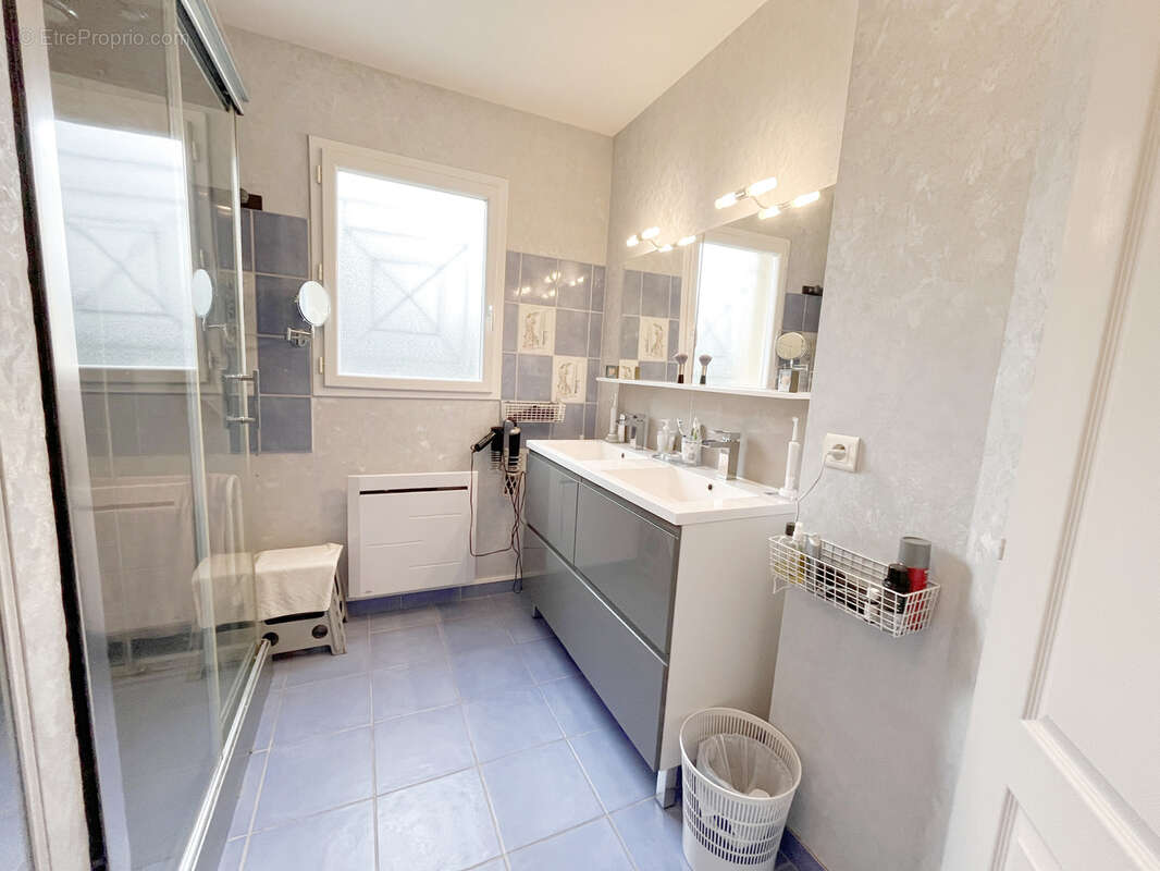 Maison à VAUX-SUR-MER