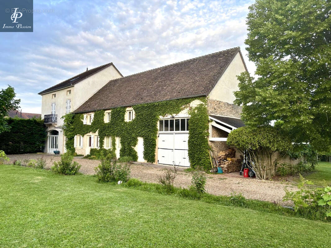 Maison à MEURSANGES
