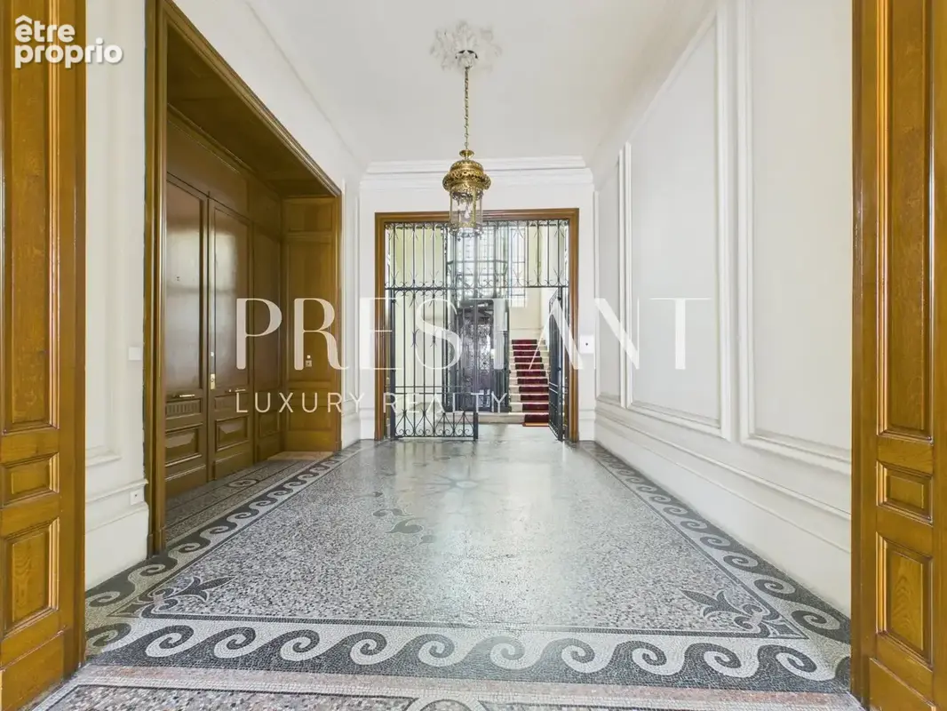 Appartement face au Jardin Public, au cur de lune des adresses les plus prestigieuses de Bordeaux. - photo 3