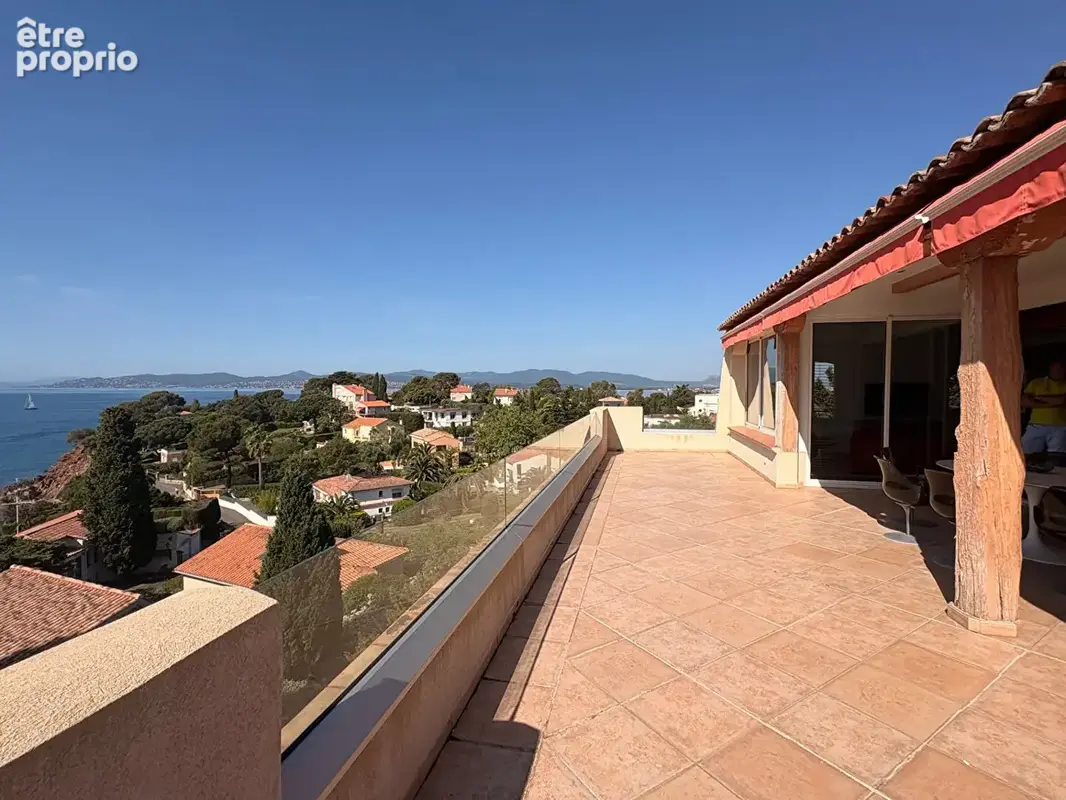 Photo Appartement à Saint-Raphael au prix de 1 365 000€
