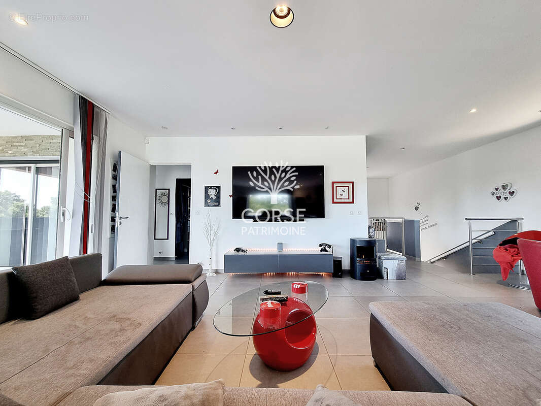 Villa T9 piscine, jacuzzi + logement - photo 7