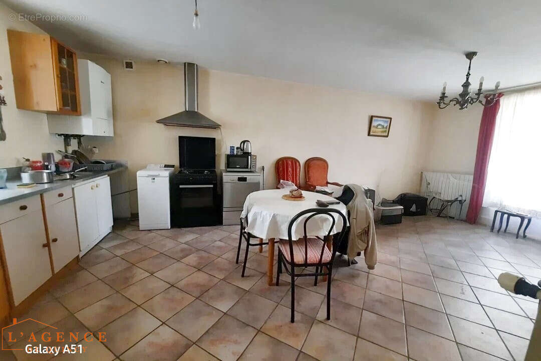 Maison à QUINCY-VOISINS