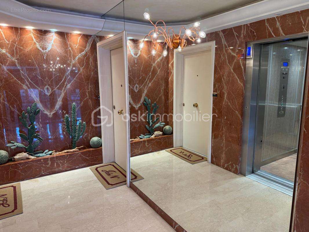 Cannes Croix-des-Gardes - Appartement 86m² - 3 pièces - Terrasse 43m² - vue mer - Piscine - Garage - photo 14