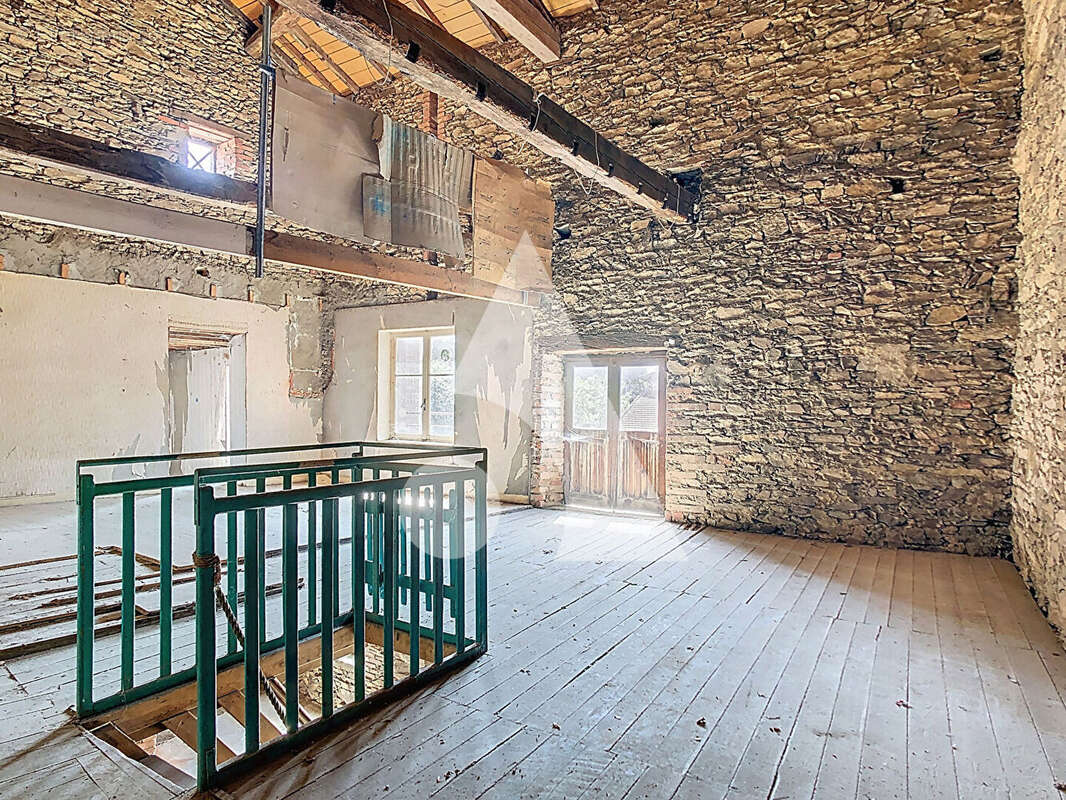 Maison à GREZIEU-LE-MARCHE