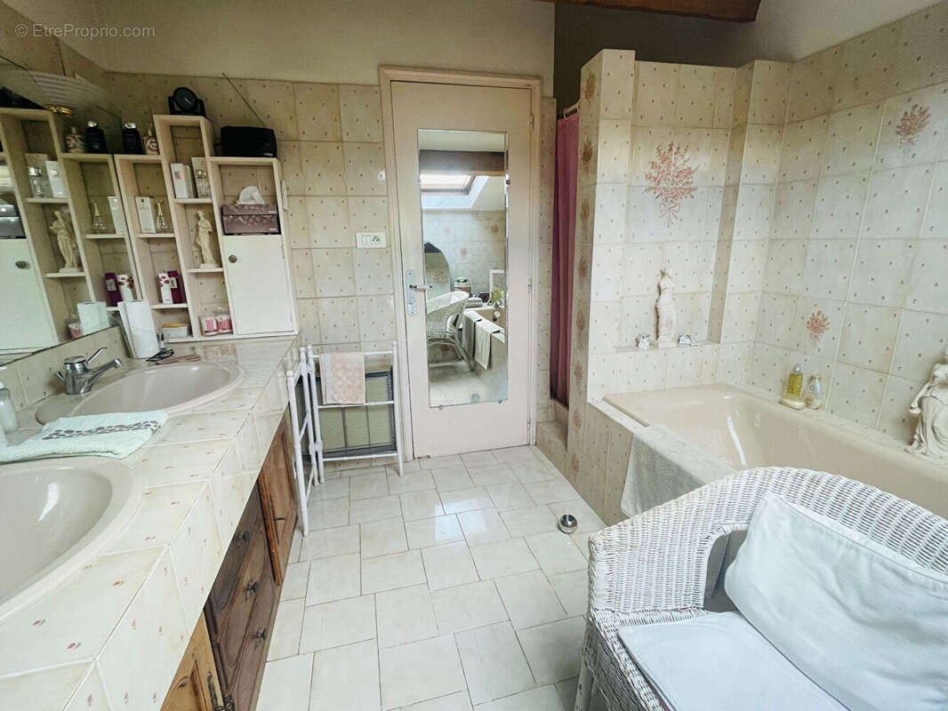 Appartement à PORT-DE-BOUC