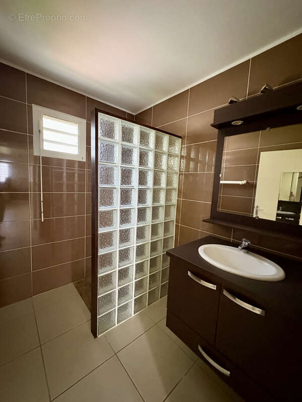 Appartement à LE GOSIER