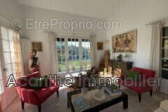 Maison à SAINT-CLEMENT-DE-RIVIERE