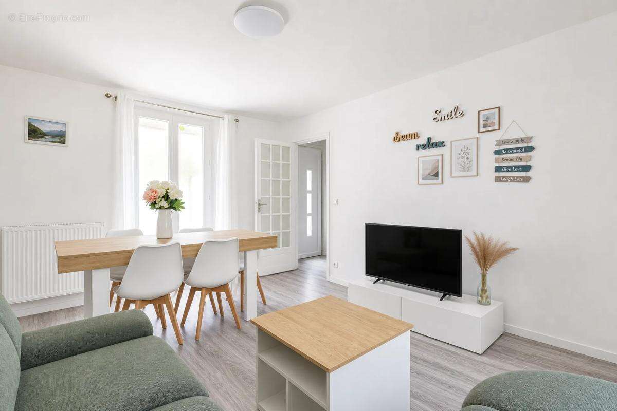 Maison de 5 pièces de 70 m² à Livry-Gargan - photo 2