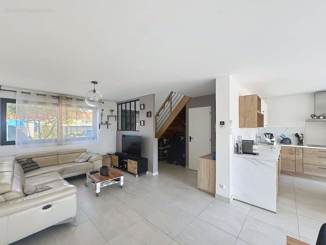 Maison à PARAY-VIEILLE-POSTE