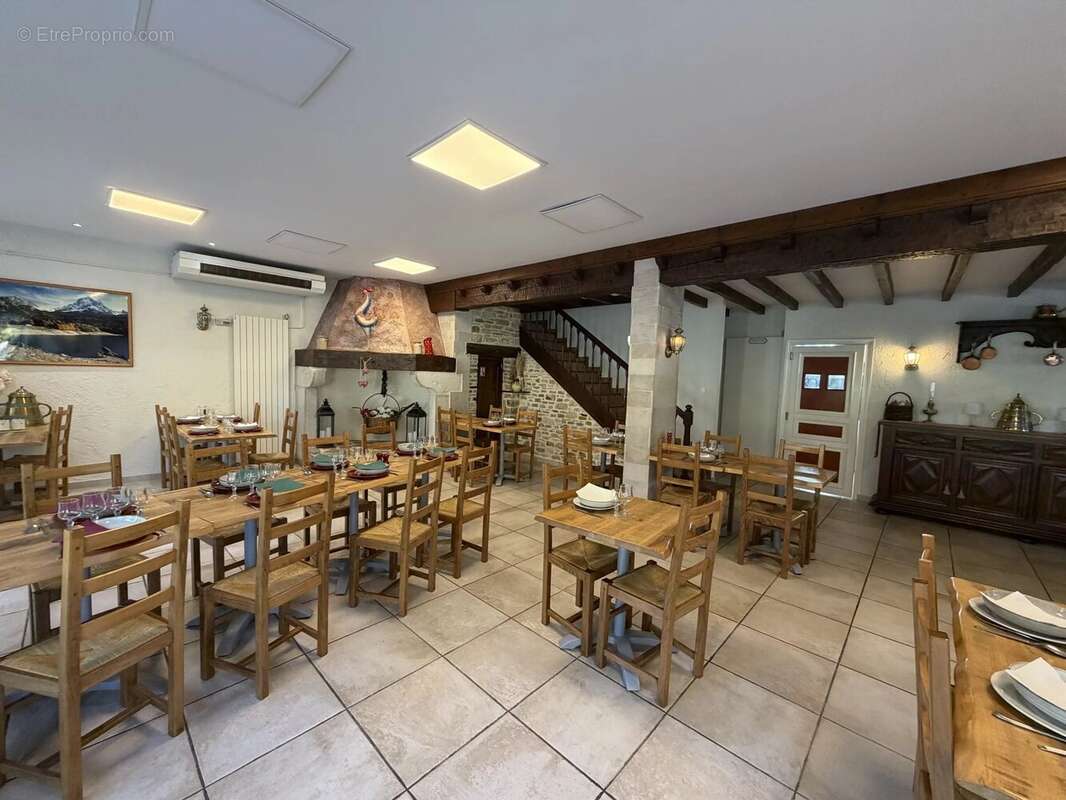 Commerce à LASSEUBE