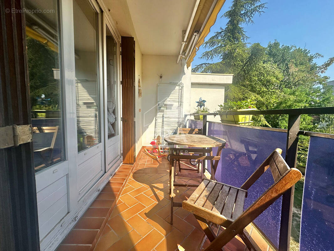 Appartement à SARTROUVILLE