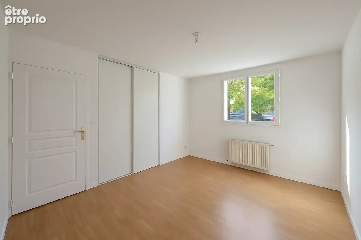Savigny-le-Temple Bourg   Plain-pied 104 m2   Séjour 36 m2 sud   Jardin & garage   Potentiel - photo 9