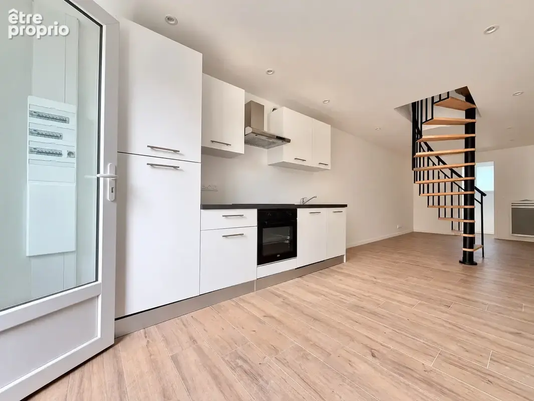 Duplex 2 chambres 300m mer avec terrasse et balcons - photo 3