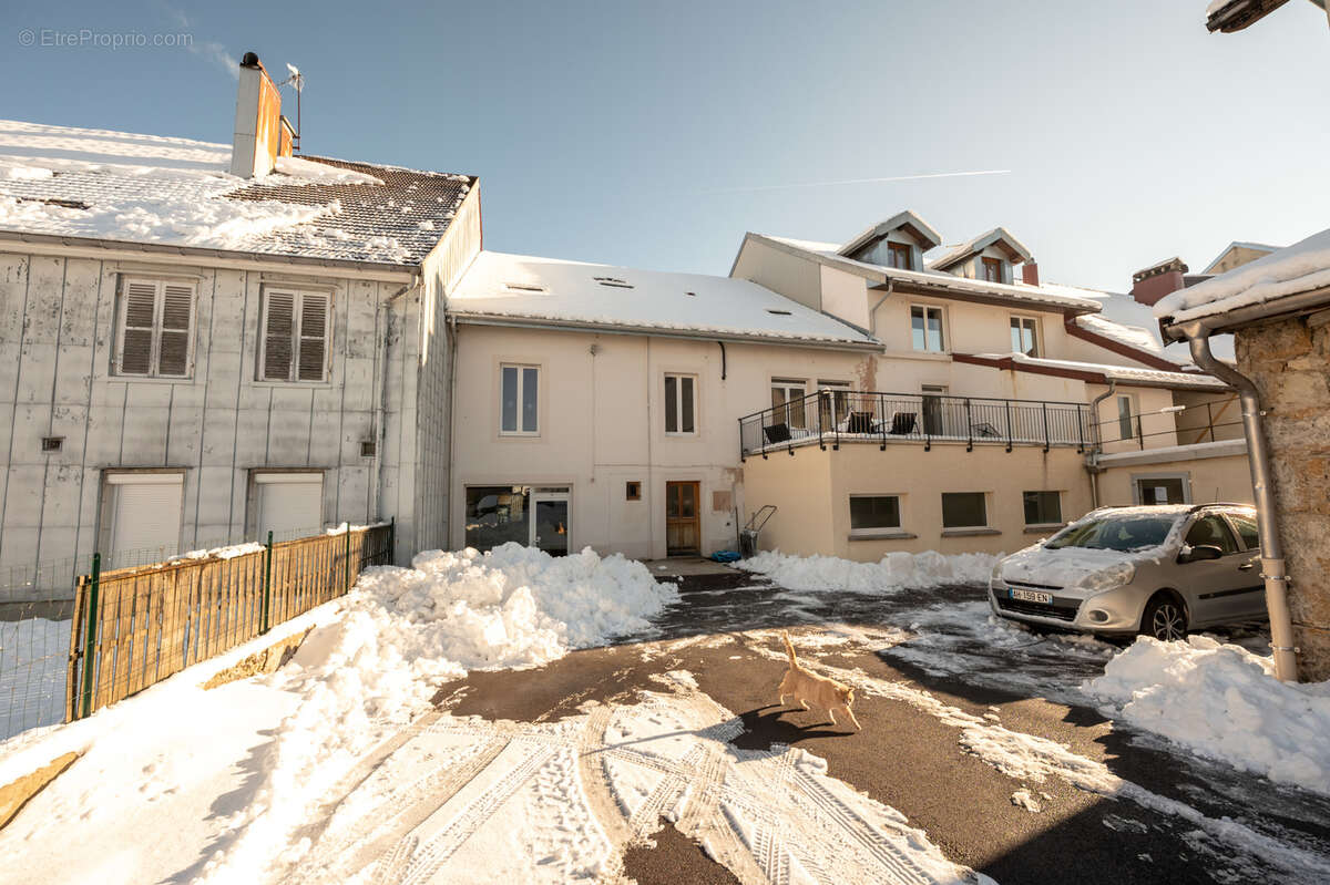 Appartement à MOUTHE