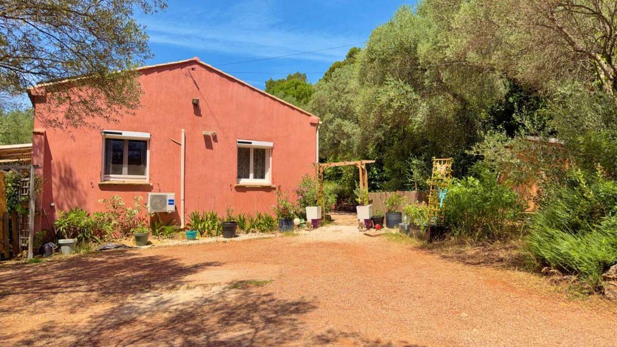 MAISON de 108 m² avec parcelle de 2992m² LE CANNET-DES-MAURES - photo 11