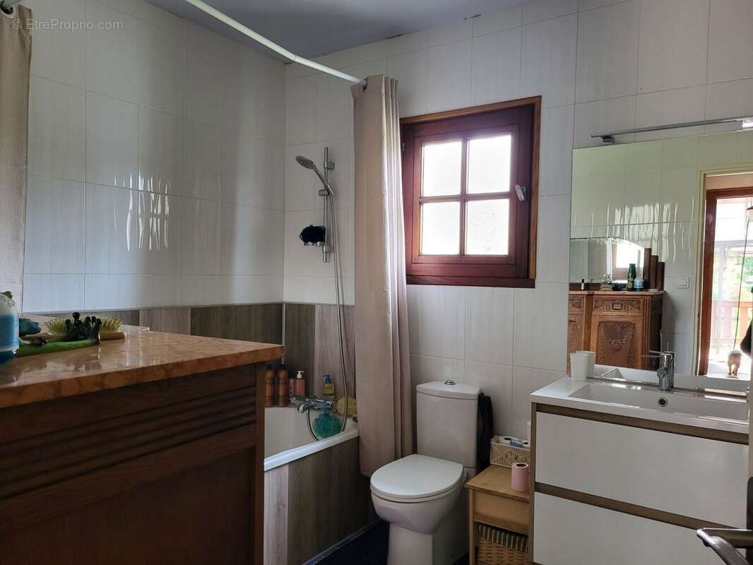 Maison à CHATEAUPONSAC