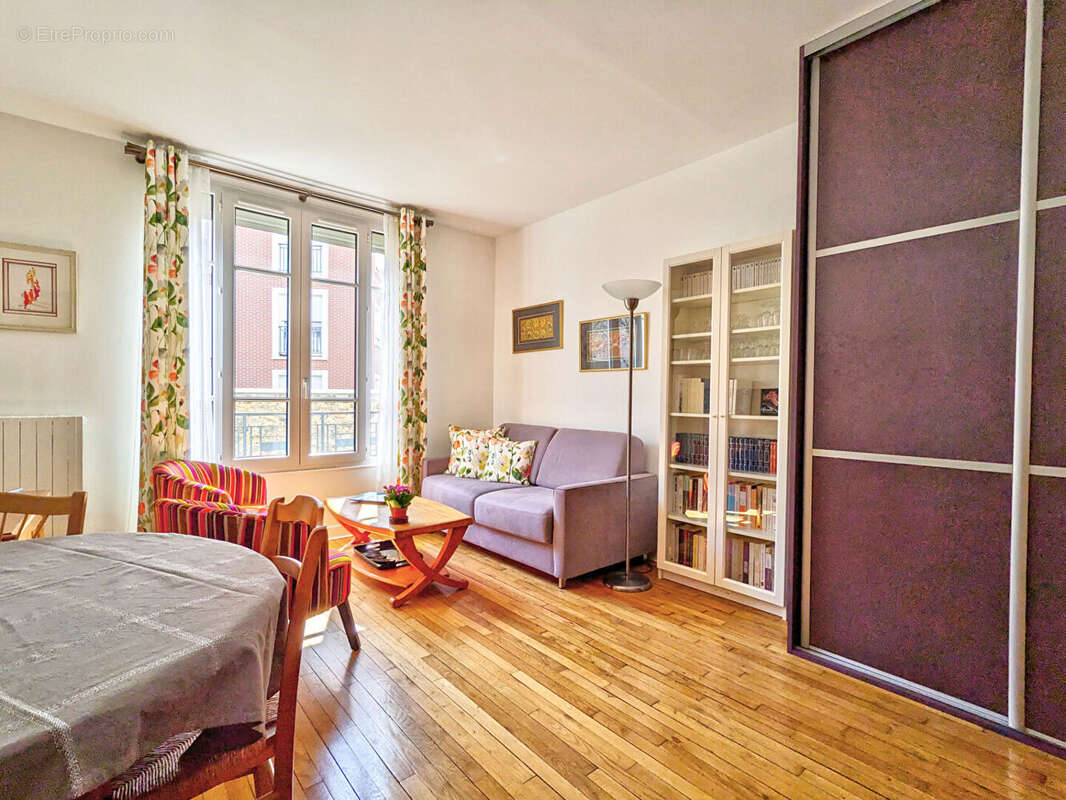 Appartement à LA GARENNE-COLOMBES