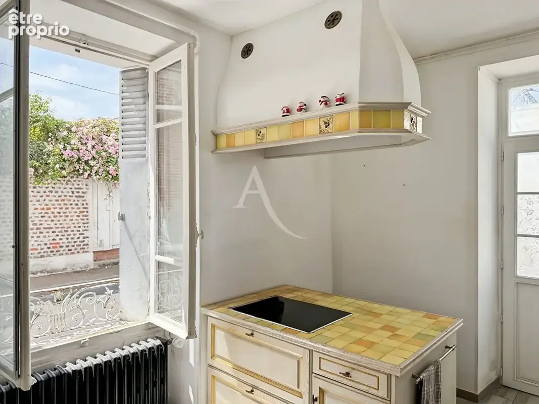 Maison bourgeoise en centre-ville de 214m², 5 chambres avec stationnement - photo 6