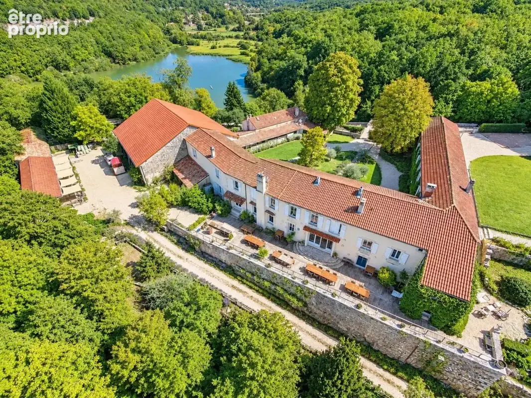 Domaine d’exception du XVIIIᵉ siècle avec plus de 80 hectares de terrain - photo 2