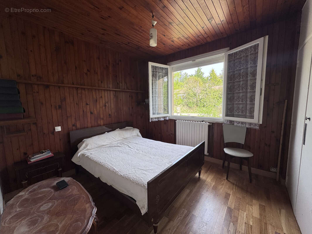 Maison à FRANCILLON-SUR-ROUBION