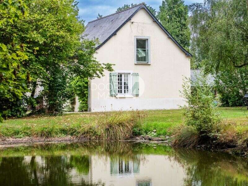 Maison à COSSE-LE-VIVIEN