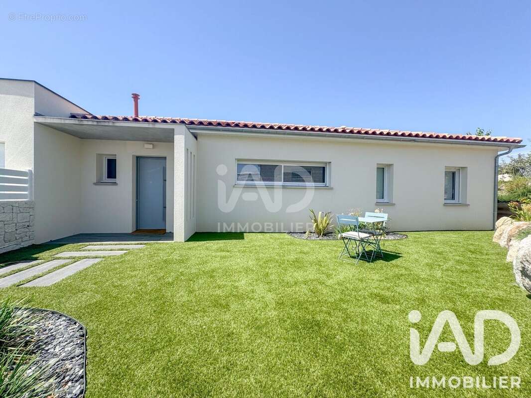 Maison 122 m² à Millau  - photo 4