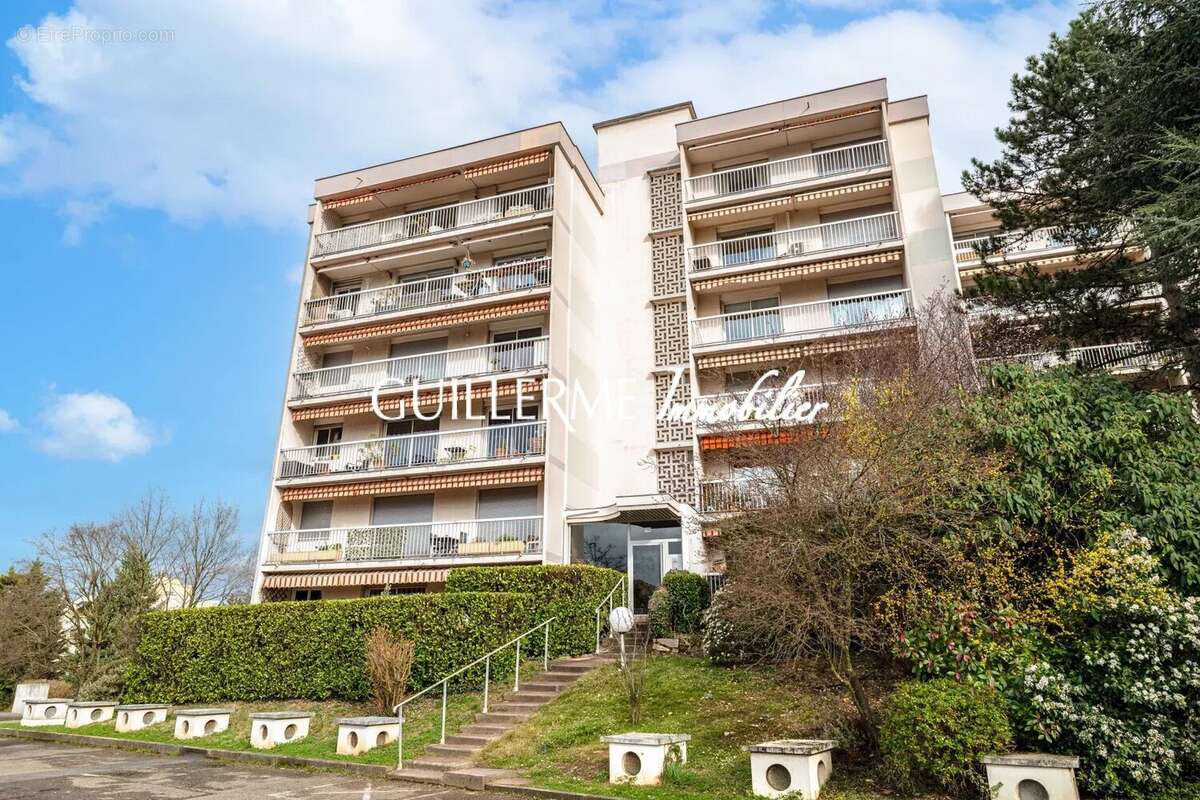 Appartement à TASSIN-LA-DEMI-LUNE