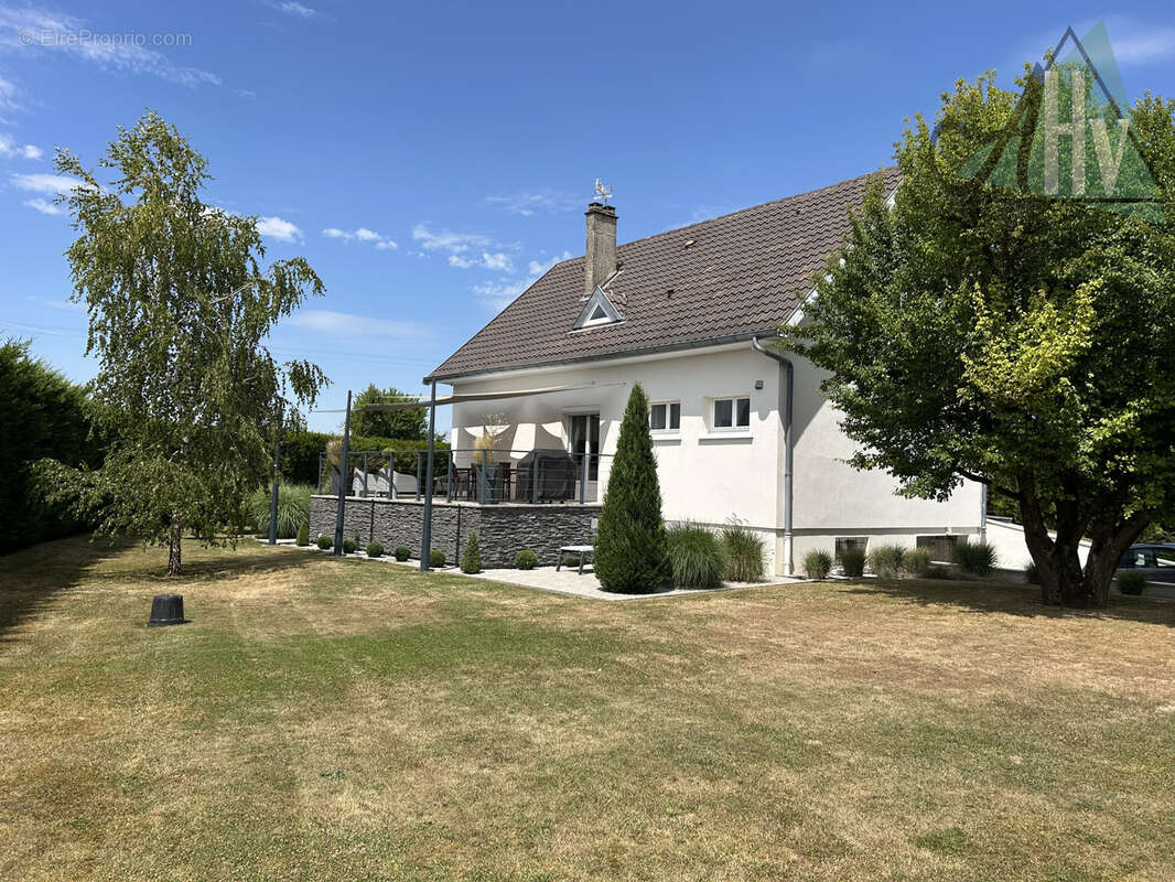 Pavillon rénové dans secteur prisé - photo 16