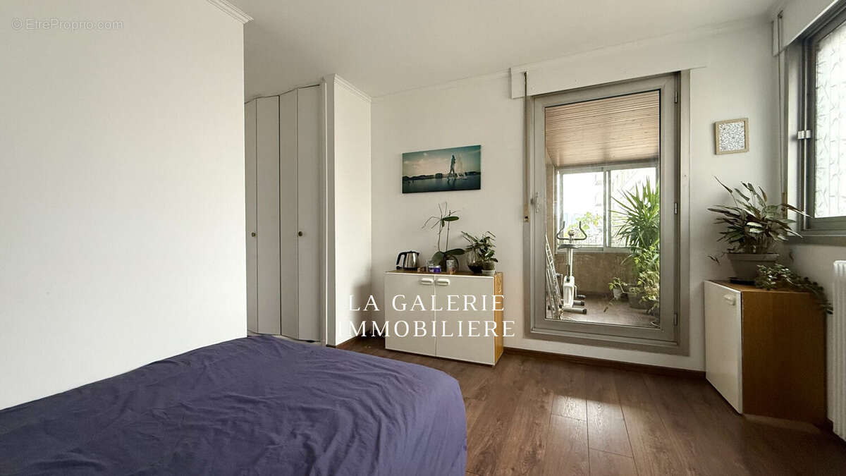 Appartement à SURESNES