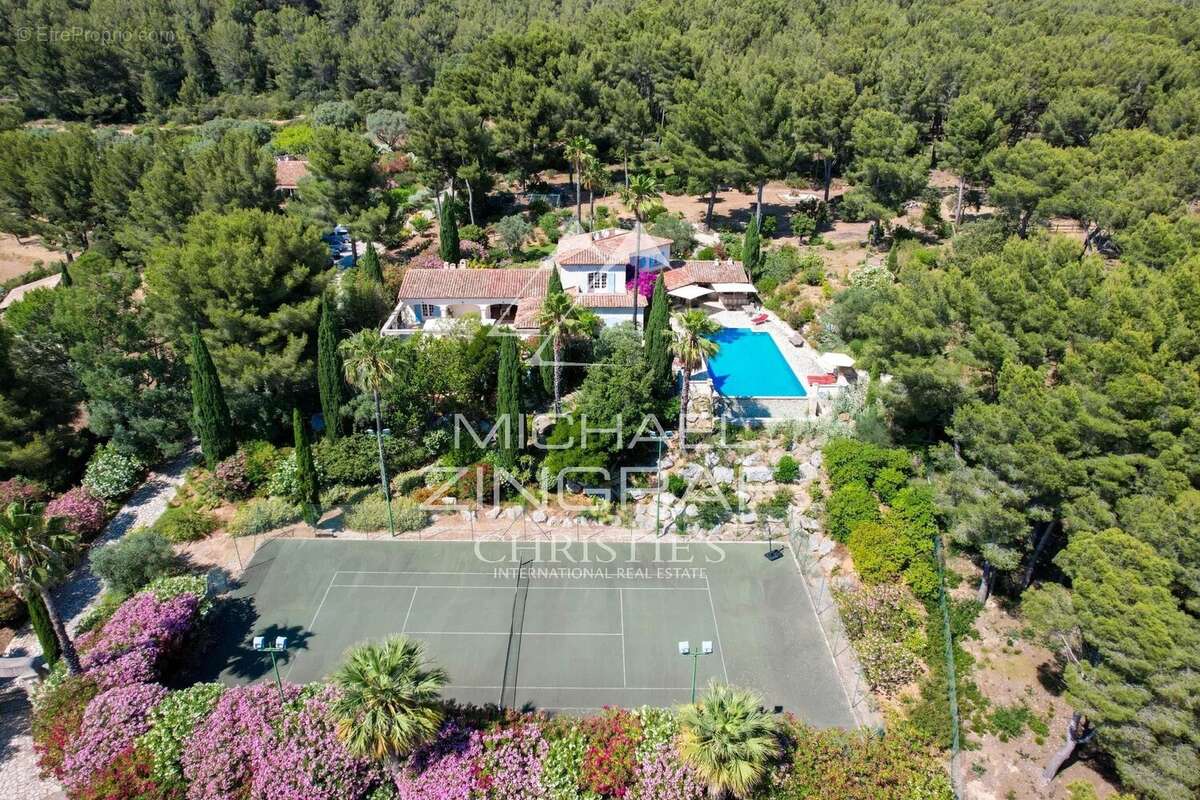 Exclusivité Propriété avec piscine et tennis - photo 2