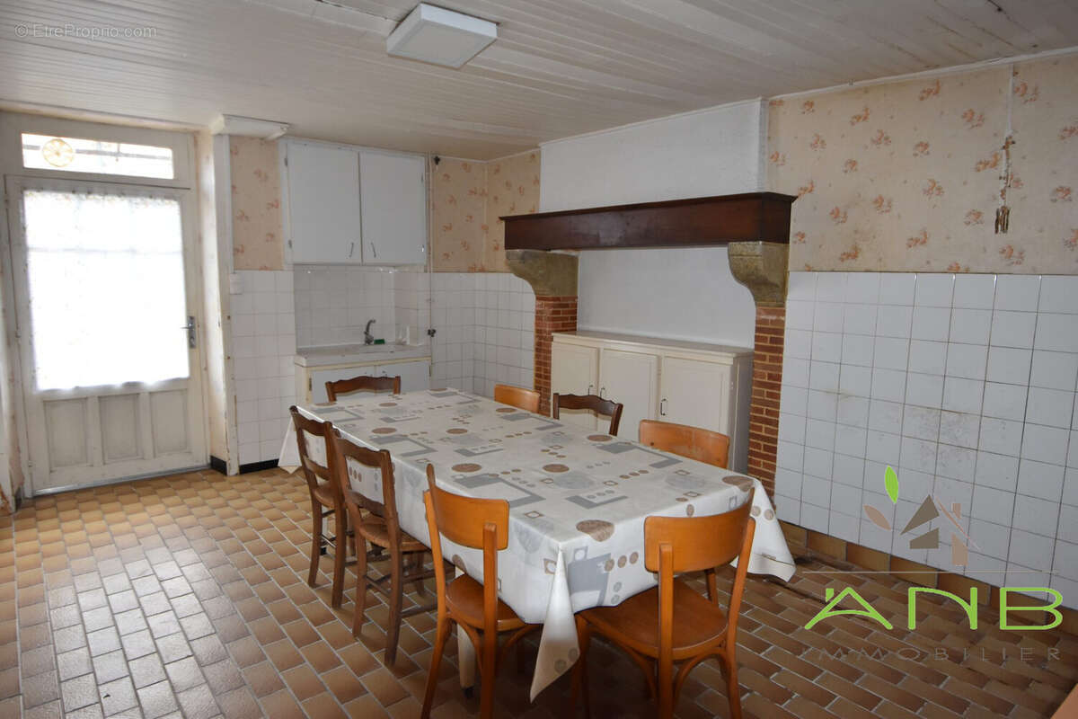 Maison à BUSSEROLLES