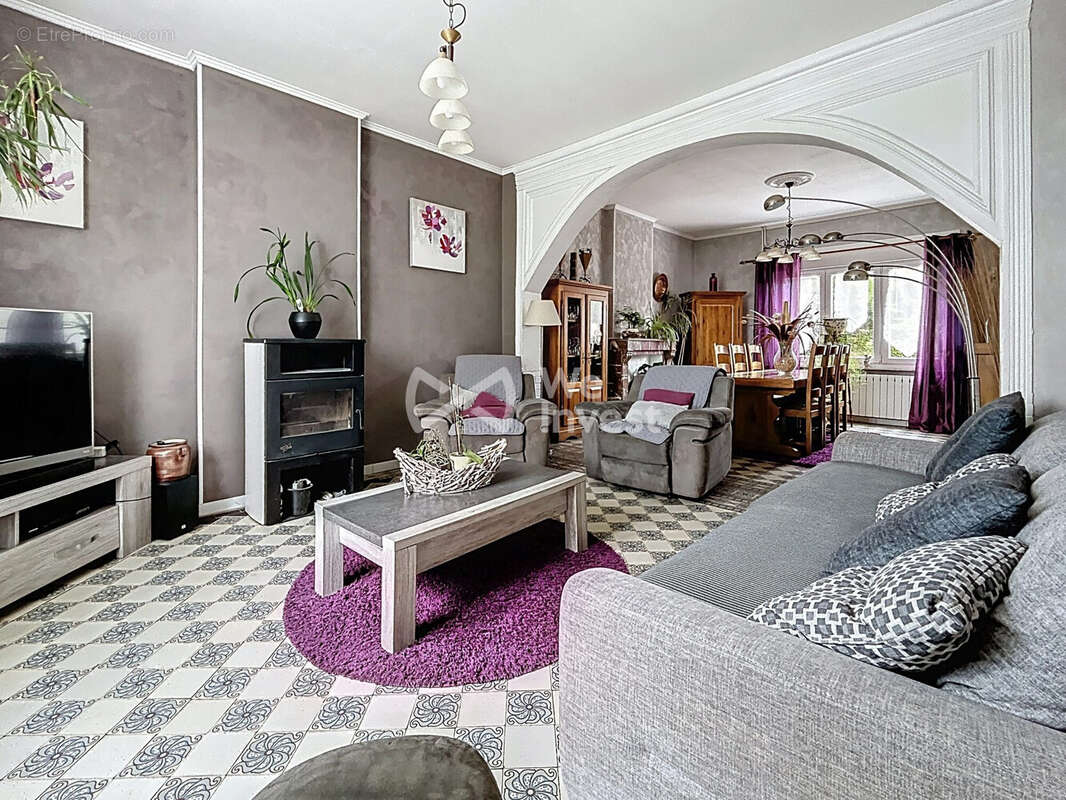 Maison à SAINT-REMY-CHAUSSEE