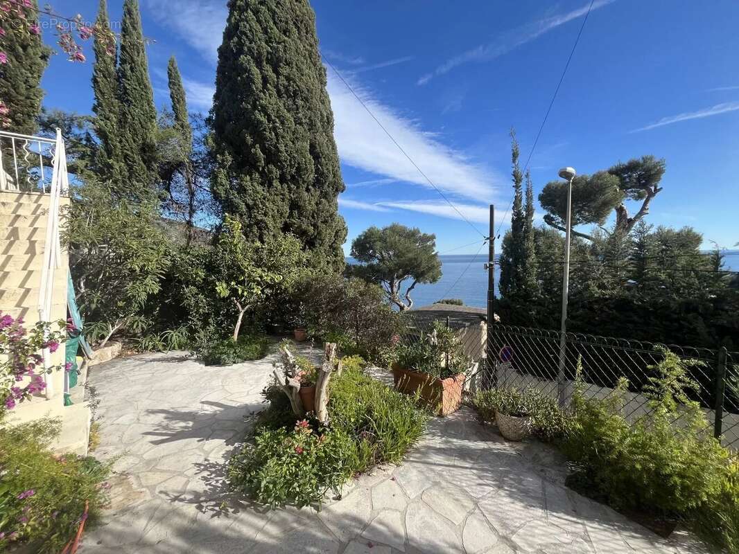 Appartement à EZE