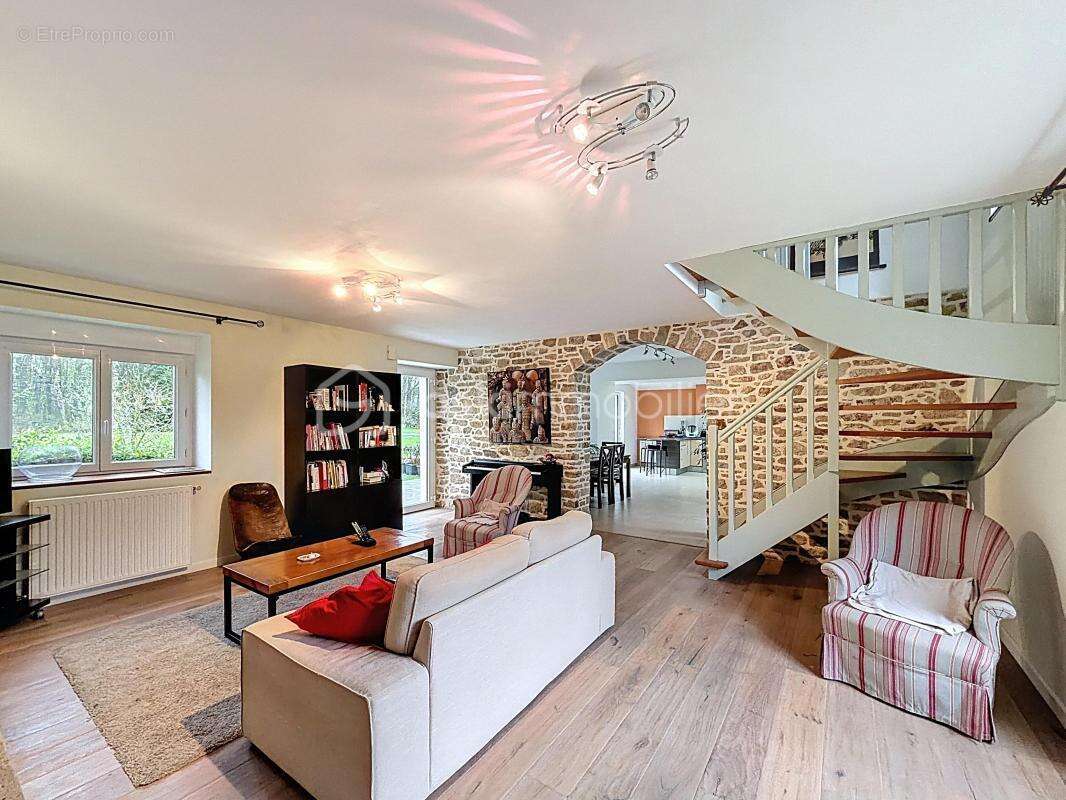 La maison idéale pour votre famille : 155 m², studio indépendant et grand jardin de 3 000 m² - photo 4