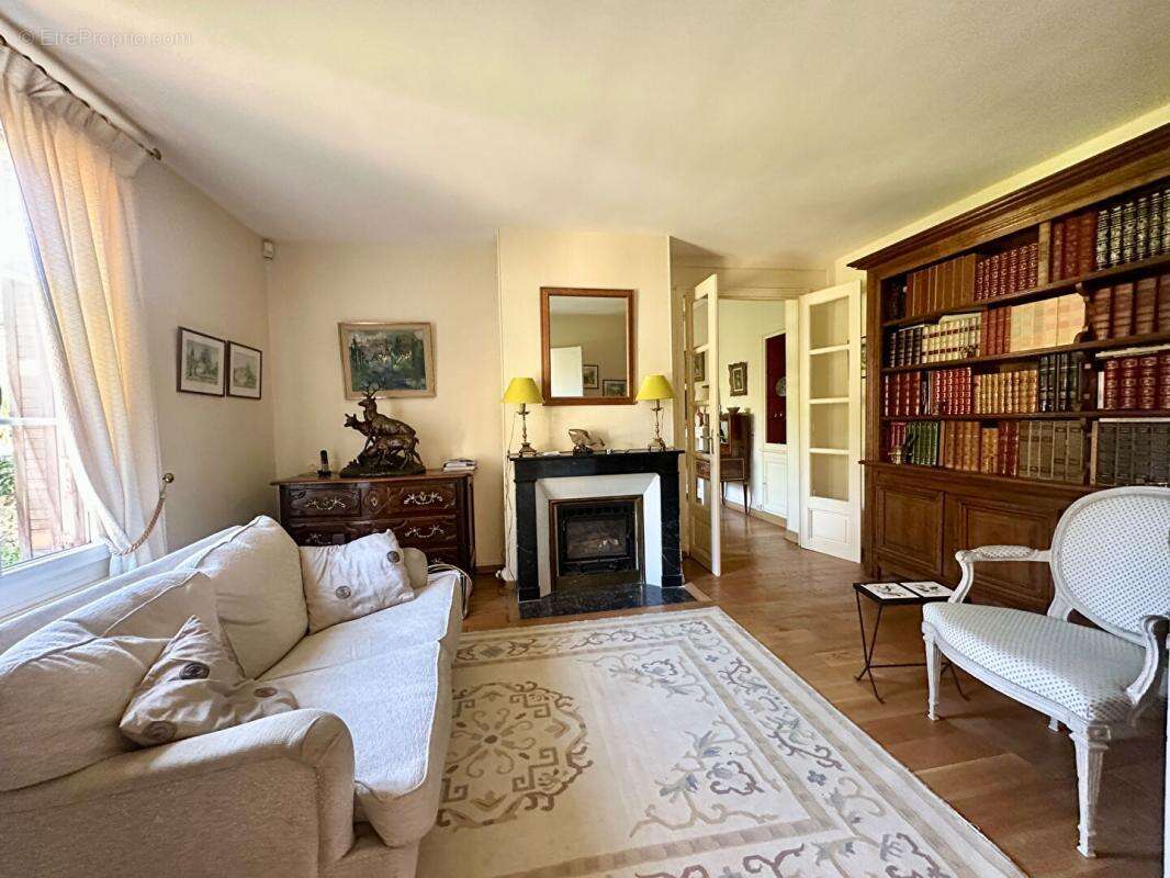 Maison à PONT-L&#039;EVEQUE