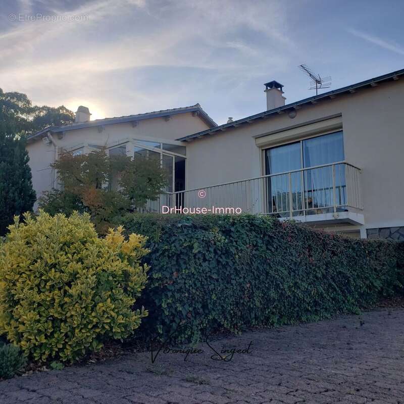 Maison à SAINT-MICHEL-LE-CLOUCQ