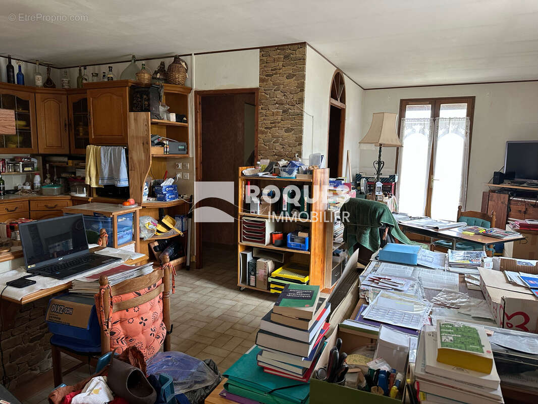 Octon, villa indèpendante de Plain-pied, 74 m2 habitables, sur 912 m2 de terrain, à mettre au goût du jour - photo 7